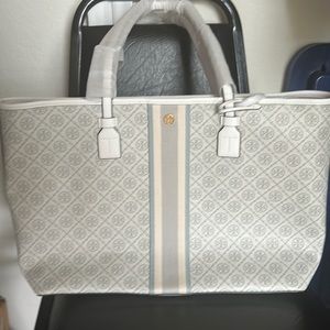 Tory Burch bag was a gift and not my style. Tag still on it.
